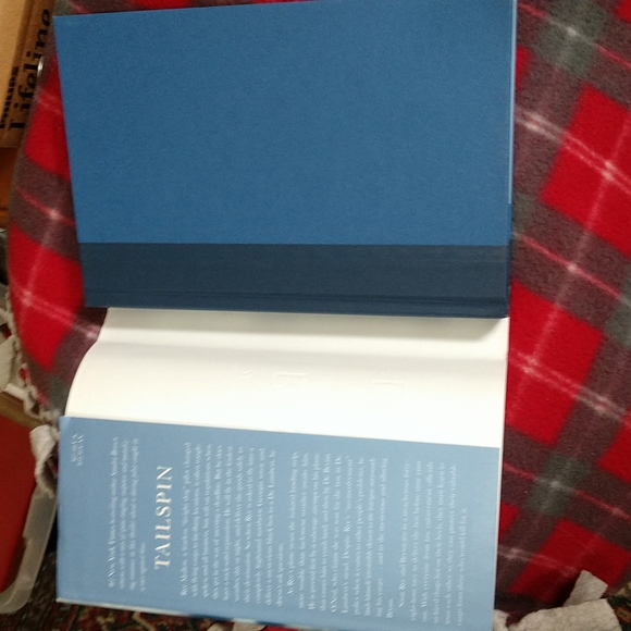 Sandra Brown "Tailspin" Thriller Story 454 Pgs. Like New - Picture 5 of 7